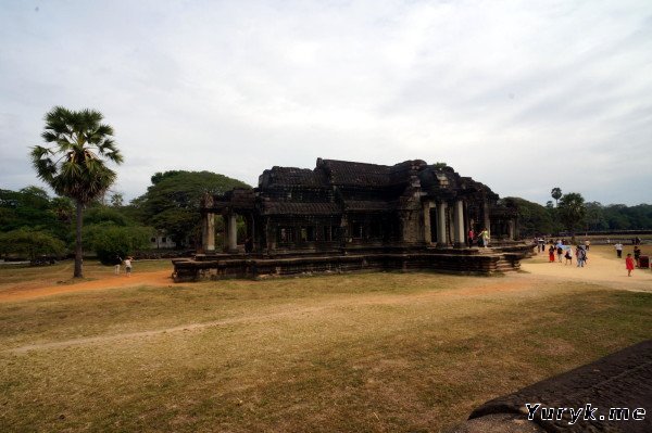 Ангкор Ват: северная библиотека