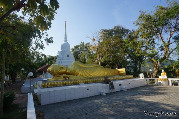 Белая Пагода Лаем Сор и лежачий Будда